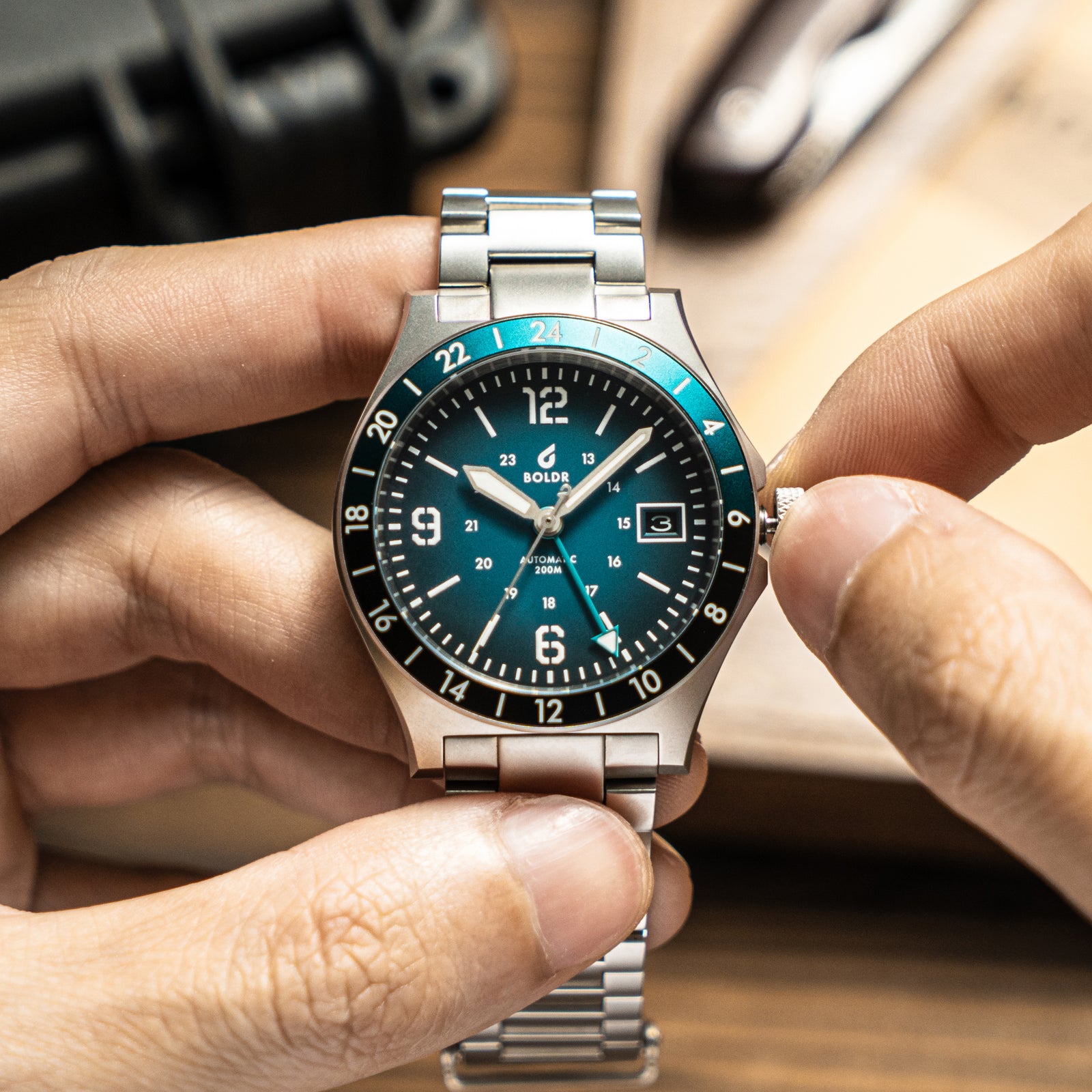 時計 BOLDR T-Rex by BOLDR x Nitecore – BOLDR Supply Co.